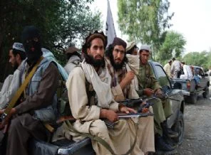 Taliban kaçırdığı 10 polisi serbest bıraktı