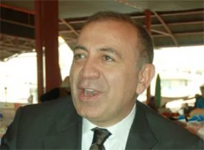 Tekin AK Parti'nin 2 adayını tahmin etti