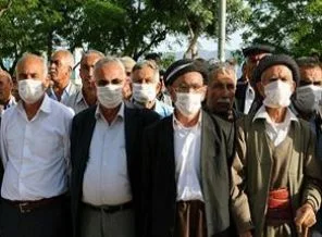 Termik santrala maskeli protesto