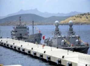 Türk savaş gemileri Bodrum'da