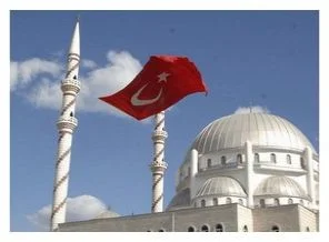Vatan, Bayrak ve Ana 'Kutsal' Değildir!