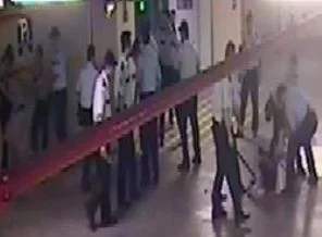17 polisin dövdüğü gençler bakın kim çıktı