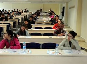 332 bin 284 aday Fen Bilimleri sınavında