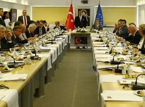 AB Büyükelçileri 'Camide içki içildi' iddialarına inanmadı