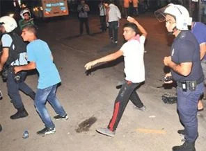 Adana'da polisle Gezi Parkı eylemcilerine taş atanlar kim?