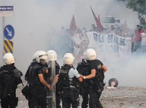 Adana'da 'sosyal medya' operasyonu: 5 gözaltı
