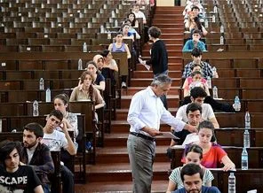 Adaylar Matematik sınavında