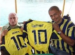 Alex ve Lefter'in ağacı devrildi