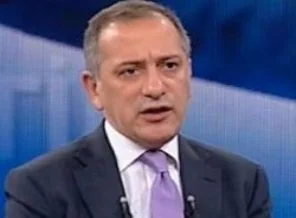Altaylı: Beni eleştirenler Başbakan'la gülüşüyor