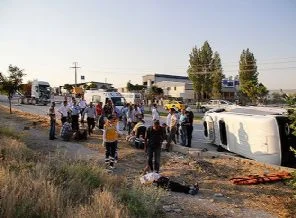 Ankara'da trafik kazası: 17 yaralı