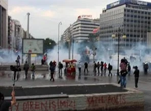 Ankara'daki Gezi Parkı eyleminde AVM'ye sığınan aile gözaltına alındı