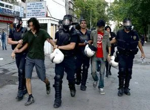 Ankara'daki gösterilerde 105 gözaltı