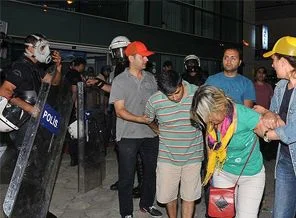 Antalya'da 80'den fazla eylemci gözaltına alındı