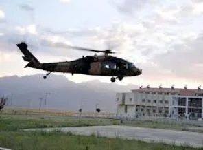 Askeri helikoptere ateş açıldı