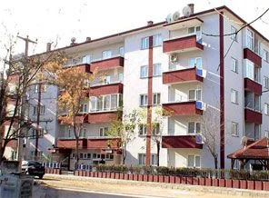 Askeri lojmanların yerine protesto köşesi!