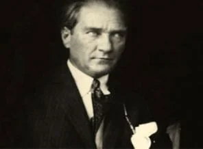 'Atatürk'le konuşmamak için dişlerini söktürdü'