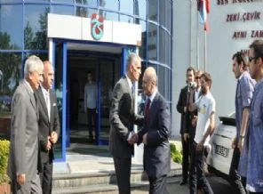Bakan Bayraktar'dan Trabzonspor'a ziyaret