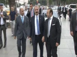 Bakanlar cuma namazını o camide kıldı