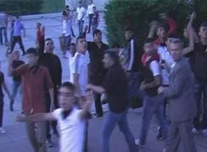 Balıkesir'de göstericilere bıçaklı saldırı