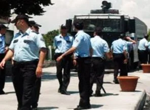 Başbakan Erdoğan'a Maçka'da etten duvar
