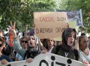 Başörtülü kadınlardan tacize tepki