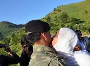 BDP'liler geceyi askerin yanında geçirdi