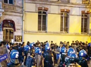 Beyoğlu'nun 'direnen mekanları'