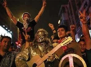 Çapulculardan ailelerine: Sizi korkutmalarına izin vermeyin