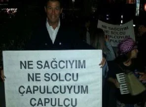 Cem Boyner'in pankartı: Çapulcuyum çapulcu!