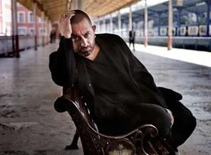 Cem Yılmaz'dan Başbakan'a 'kalpsiz' benzetmesi