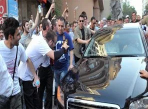 CHP Taksim'de fırsatçılık yaptı