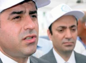 Demirtaş: Hükümet son PKK'lının geçmesini mi bekleyecek?
