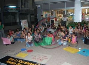 Diyarbakır'da E.A için oturma eylemi