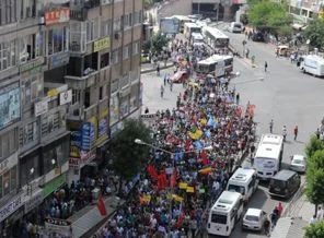Diyarbakır'dan Taksim'e destek