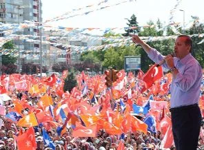 Erdoğan'dan Laz ağzıyla çapulcu türküsü