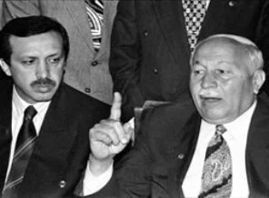 Erdoğan, Erbakan'ın hatasına düşmemeli