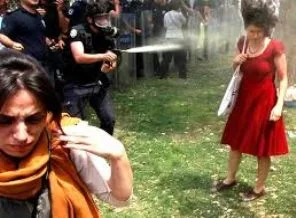 Ergenekon sanıklarından eylemcilere destek