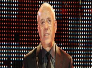 Ertuğrul Özkök'den iki organizasyonu karşılaştıran yazı