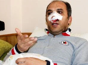 Eylemciler öğretmeni hastanelik etti