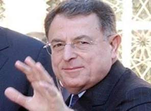 Fuad Sinyora'dan Hizbullah'a eleştiri