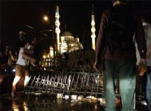 Galata Köprüsü'nde polis müdahalesi