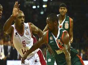 Galatasaray ilk maçta güldü