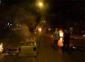 Gazetecilere saldırıya 4 gözaltı