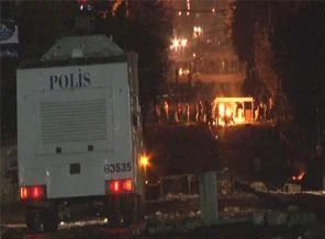 Gazi Mahallesi'nde göstericilere polis müdahalesi