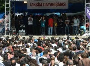 Gezi'de forum ve anma