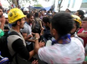 Gezi'de kavgalar müzikle ayrılıyor