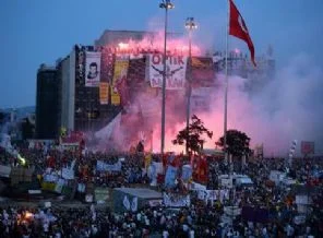 'Gezi' için Taksim'de dev gece gösterisi