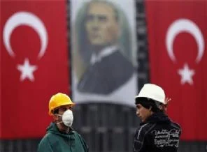 Gezi Parkı'nda baret ve maske gözaltısı