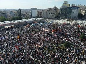 Gezi Parkı'nda miting hazırlıkları devam ediyor