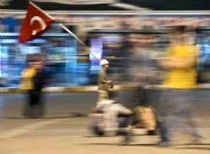 Gezi Parkı'nın 'suç delilleri': Baret, maske, sprey, sirke ve bir tutam çim...